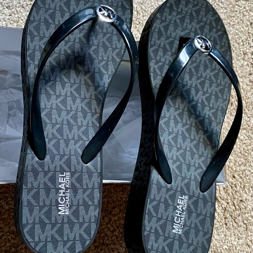COPY - New in box Michael Kors Sandals available size